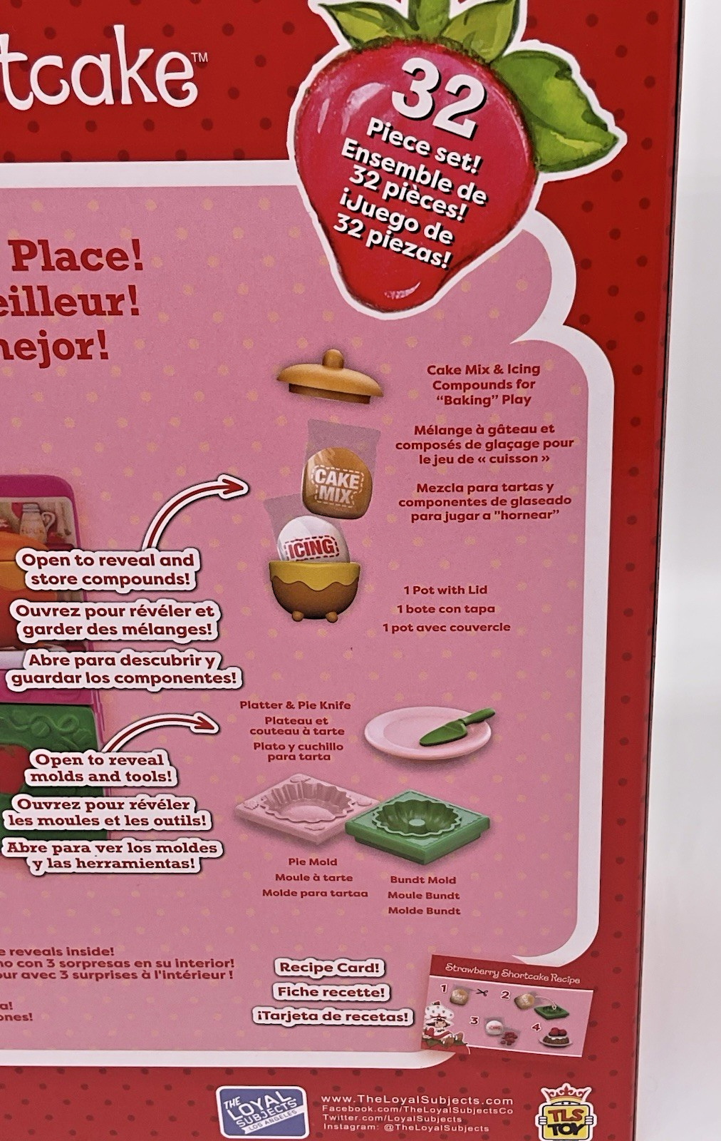 Strawberry Shortcake Berry Bake Shoppe Playset 32 Piece Set including Doll
