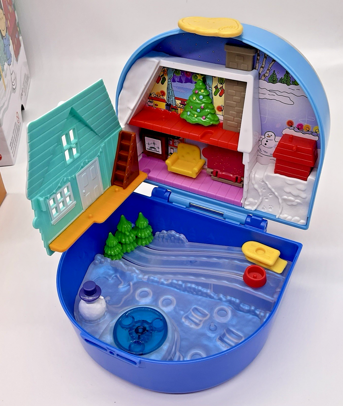 Polly Pocket Peanuts Compact Play Set Mattel Peanuts 75 Years Snoopy Woodstock