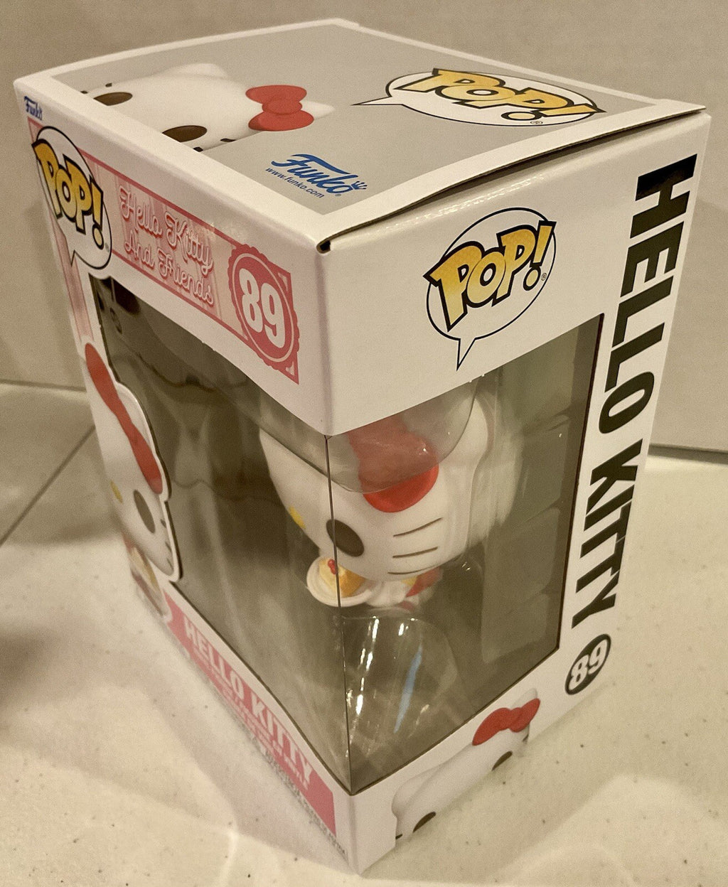 Hello Kitty Pop #89 Hello Kitty And Friends Funko 2024 Hello Kitty with Cake