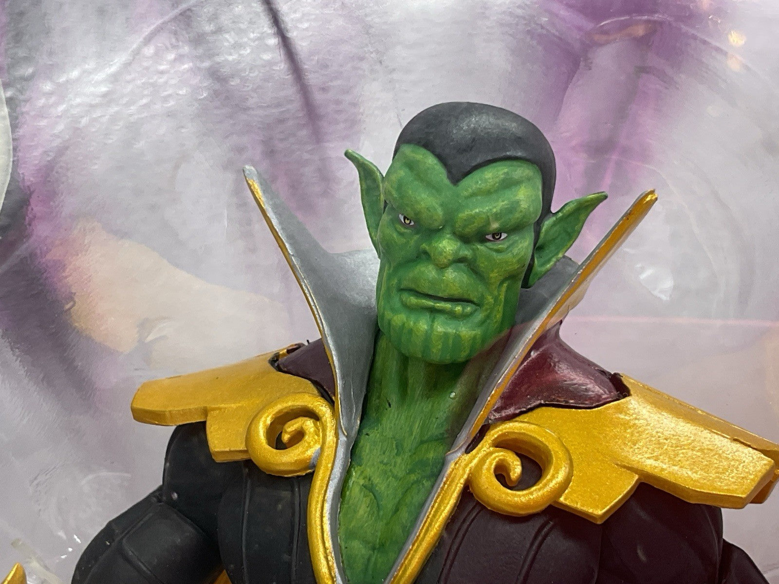 Marvel Select Super Skrull Action Figure with Accessories Diamond Select Toys 7"