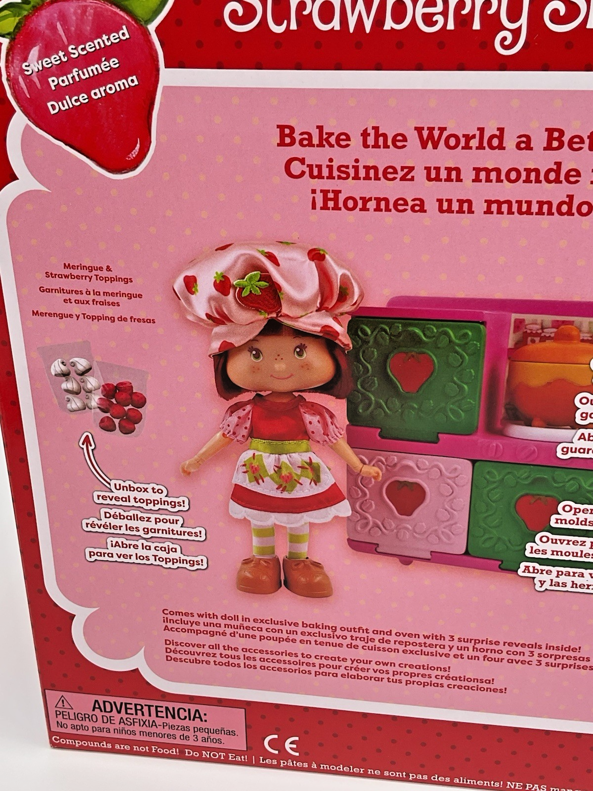 Strawberry Shortcake Berry Bake Shoppe Playset 32 Piece Set including Doll
