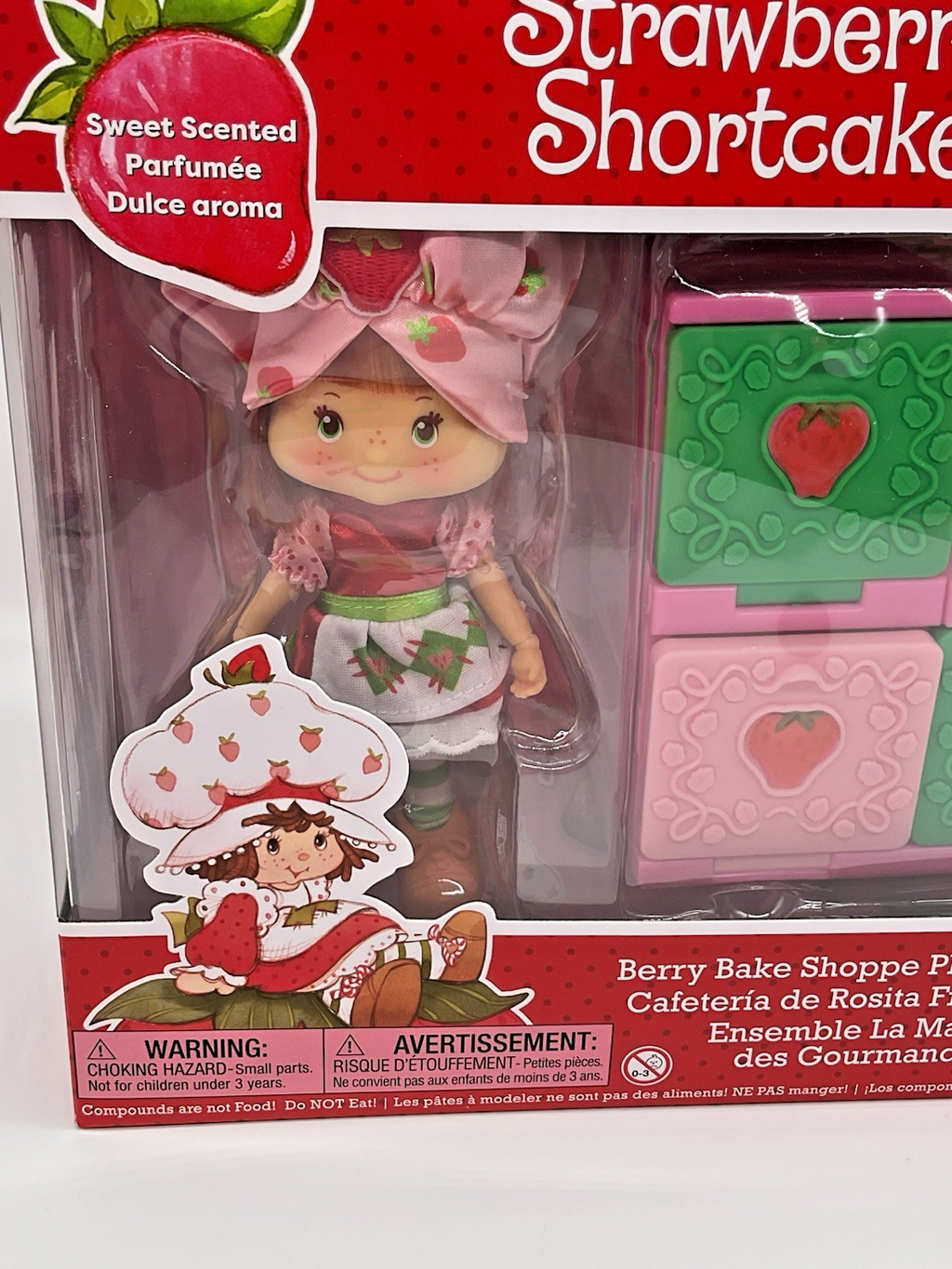 Strawberry Shortcake Berry Bake Shoppe Playset 32 Piece Set including Doll