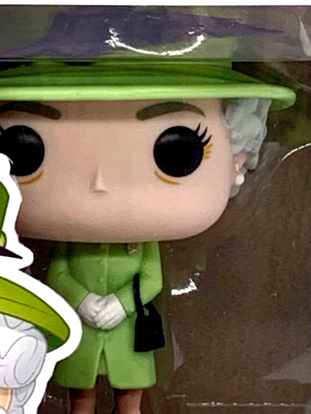 Queen Elizabeth II Pop #01 Green Suit Funko Pop Royals 2022 in Protector