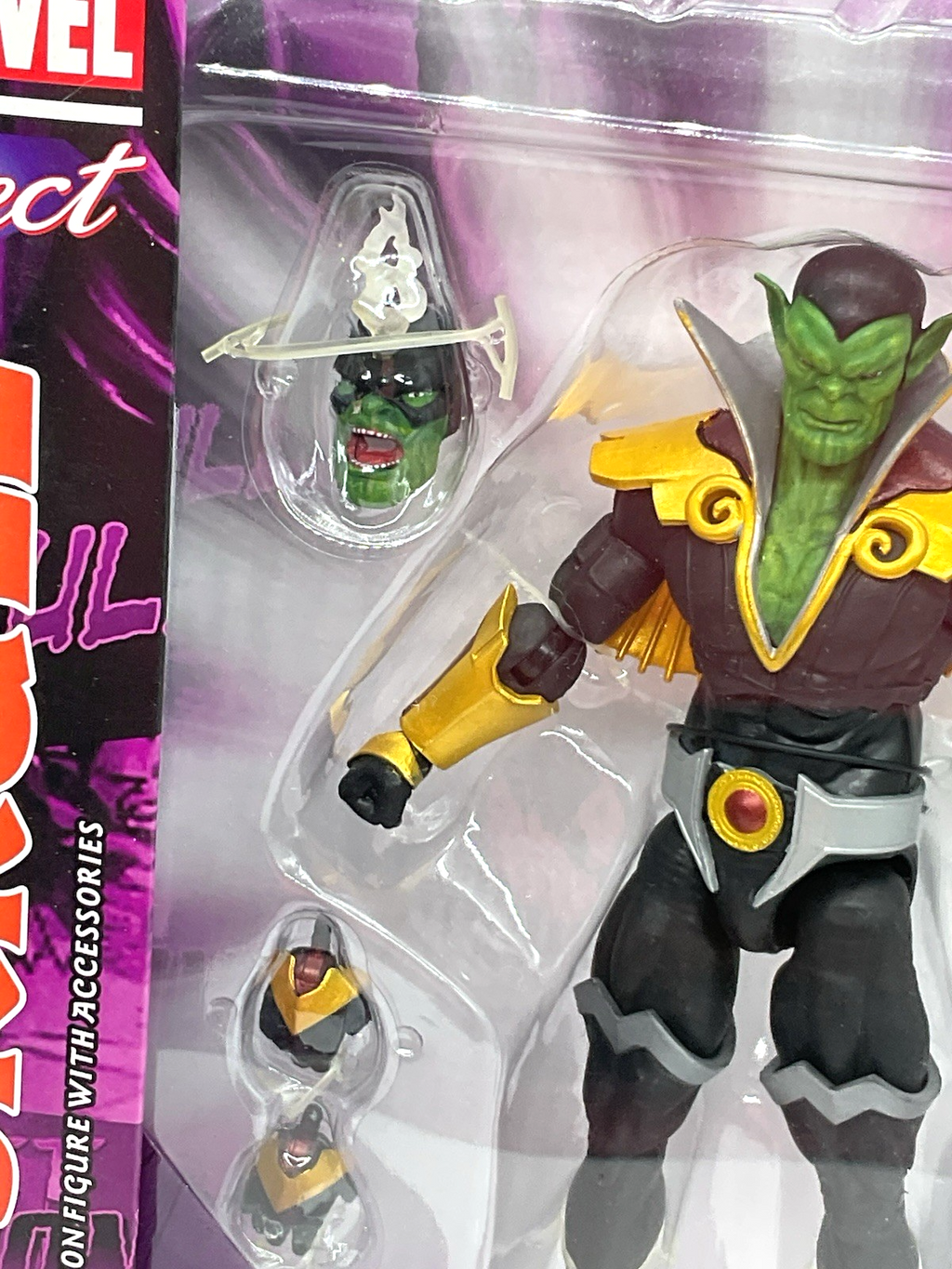 Marvel Select Super Skrull Action Figure with Accessories Diamond Select Toys 7"