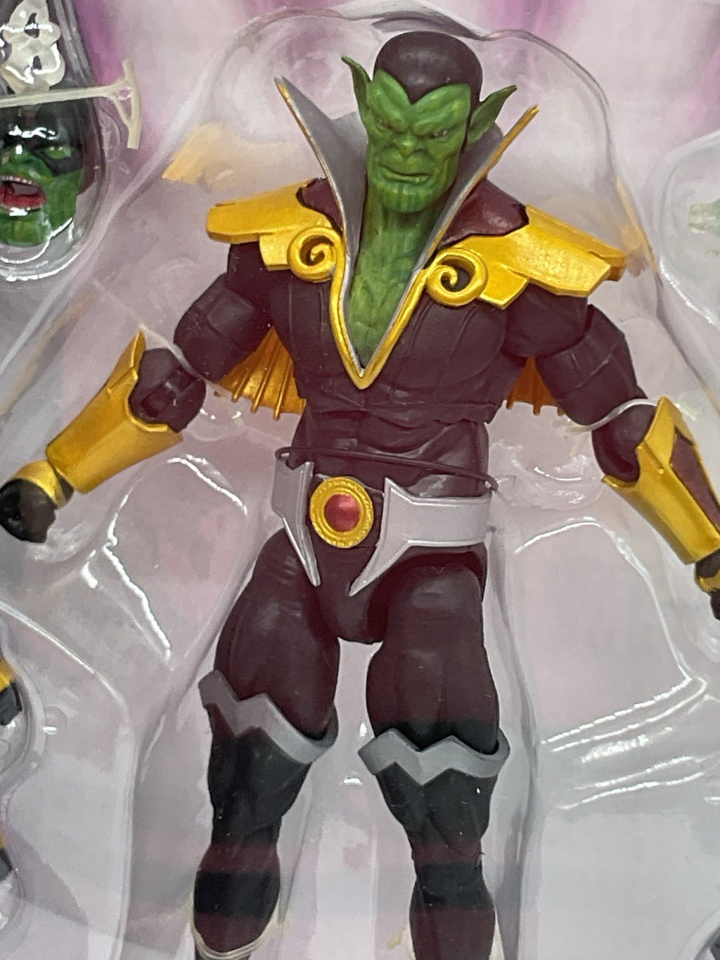 Marvel Select Super Skrull Action Figure with Accessories Diamond Select Toys 7"