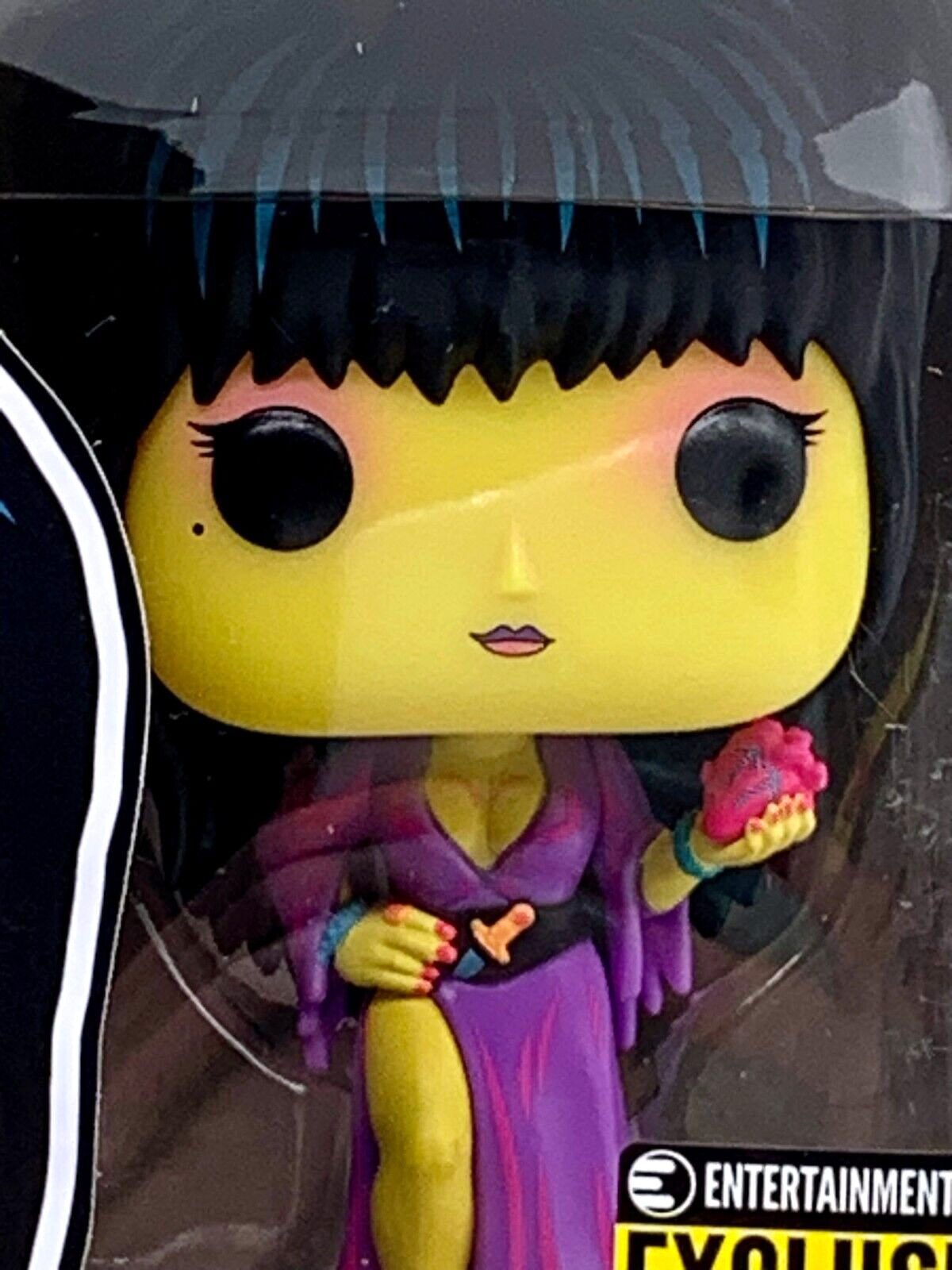 Elvira Pop #68 Black Light Elvira 40 Years Funko Pop Icons EE Exclusive 2022
